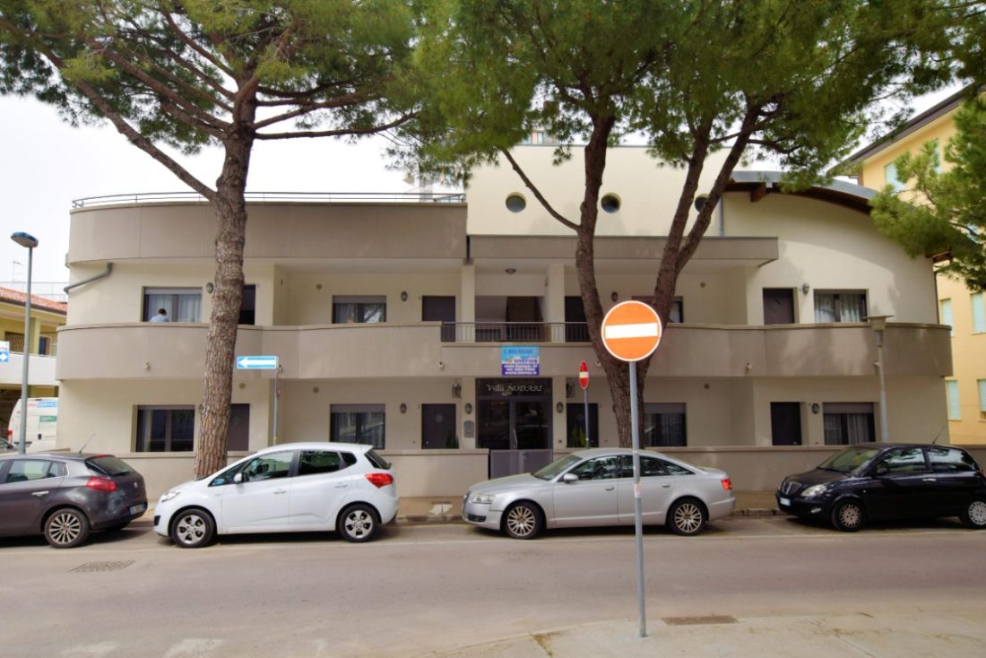 Sabbiadoro accommodation near doggy beach for 8 people with equipped outdoor space