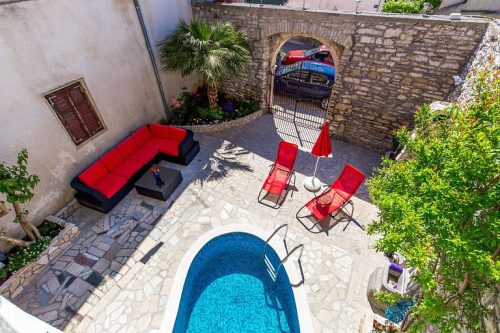 Medulin casa vacanza con terrazzo coperto